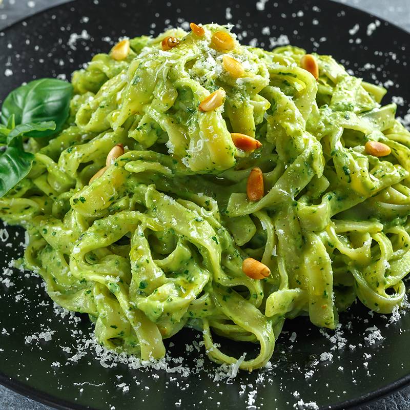 Zelene tagliatelle s kremom od sira