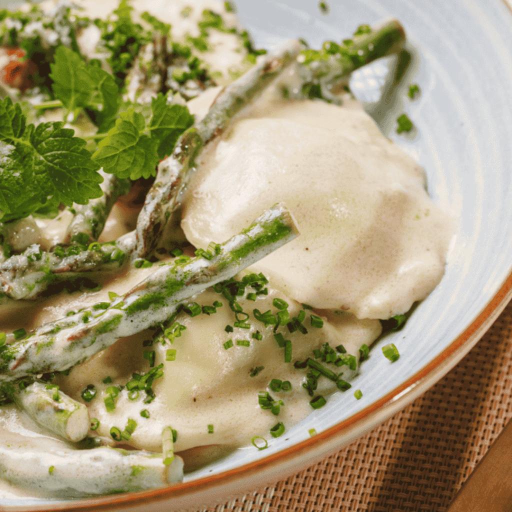 ravioli_tikvice_-bukovace_u_umaku_od_krem_sira_sa_sparogama_mini