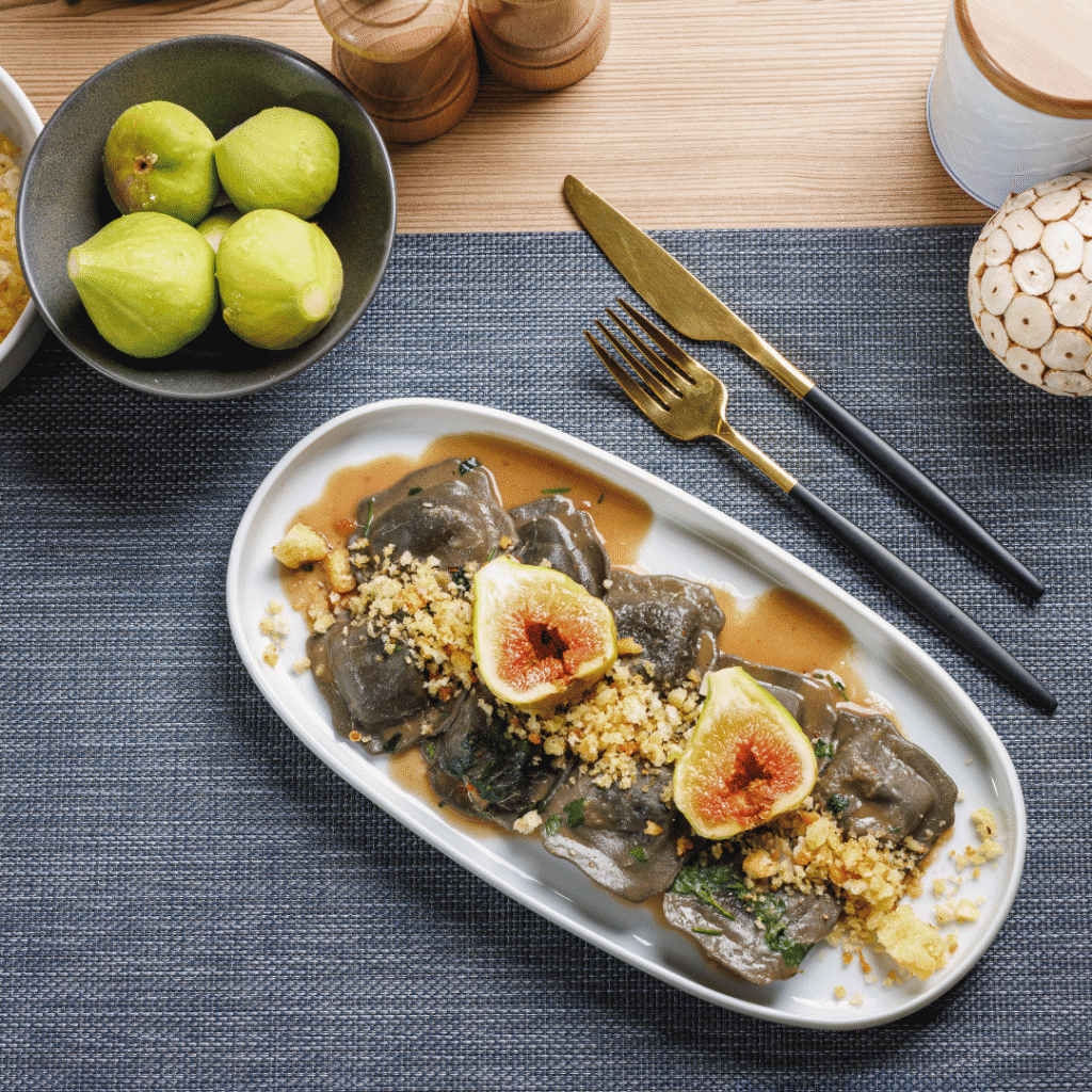 Aurelia-gourmet-ravioli-s-jadranskim-kozicama-tostiranim-mrvicama-incunima-i-svjezim-smokvama
