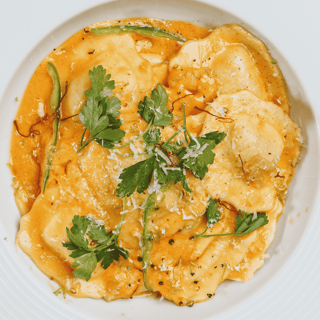 Aurelia-ravioli-punjeni-s-vrganjima-u-umaku-od-cheddar-sira-i-safrana