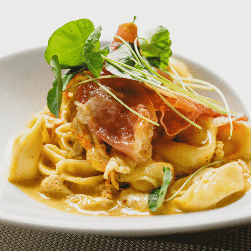 Aurelia tortelloni pršut u umaku s trakicama piletine i čips od pršuta